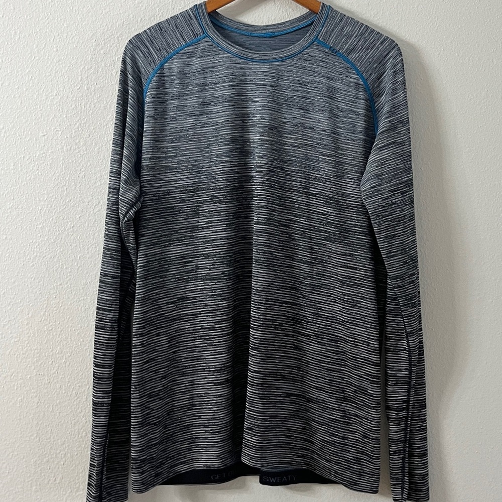 🍋Lululemon Metal Vent Blue Ombre’ LS Tee ( NWT $98)
